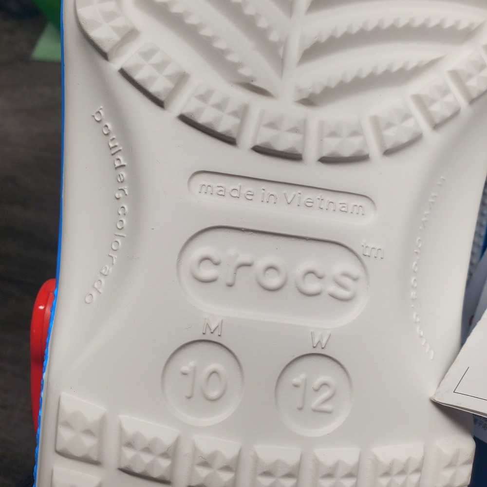 Hello Kitty Crocs Iam Classic Clog 50th Anniversary Unisex Adult M10 W12 WHT NWT - Picture 4 of 4